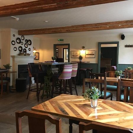 White Hart Inn Уелс Екстериор снимка