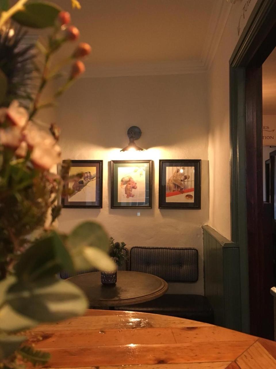 White Hart Inn Уелс Екстериор снимка